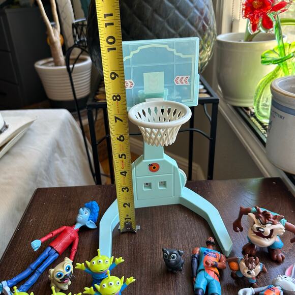 Action figures hoop playset from the Space Jam A New Legacy movie and more - Picture 6 of 6